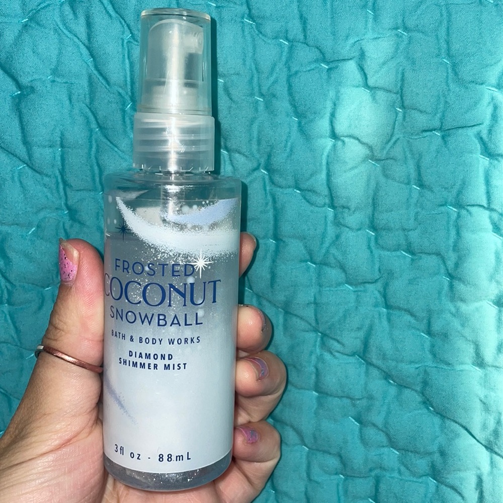 bath and body works frosted coconut snowball shimmer mist